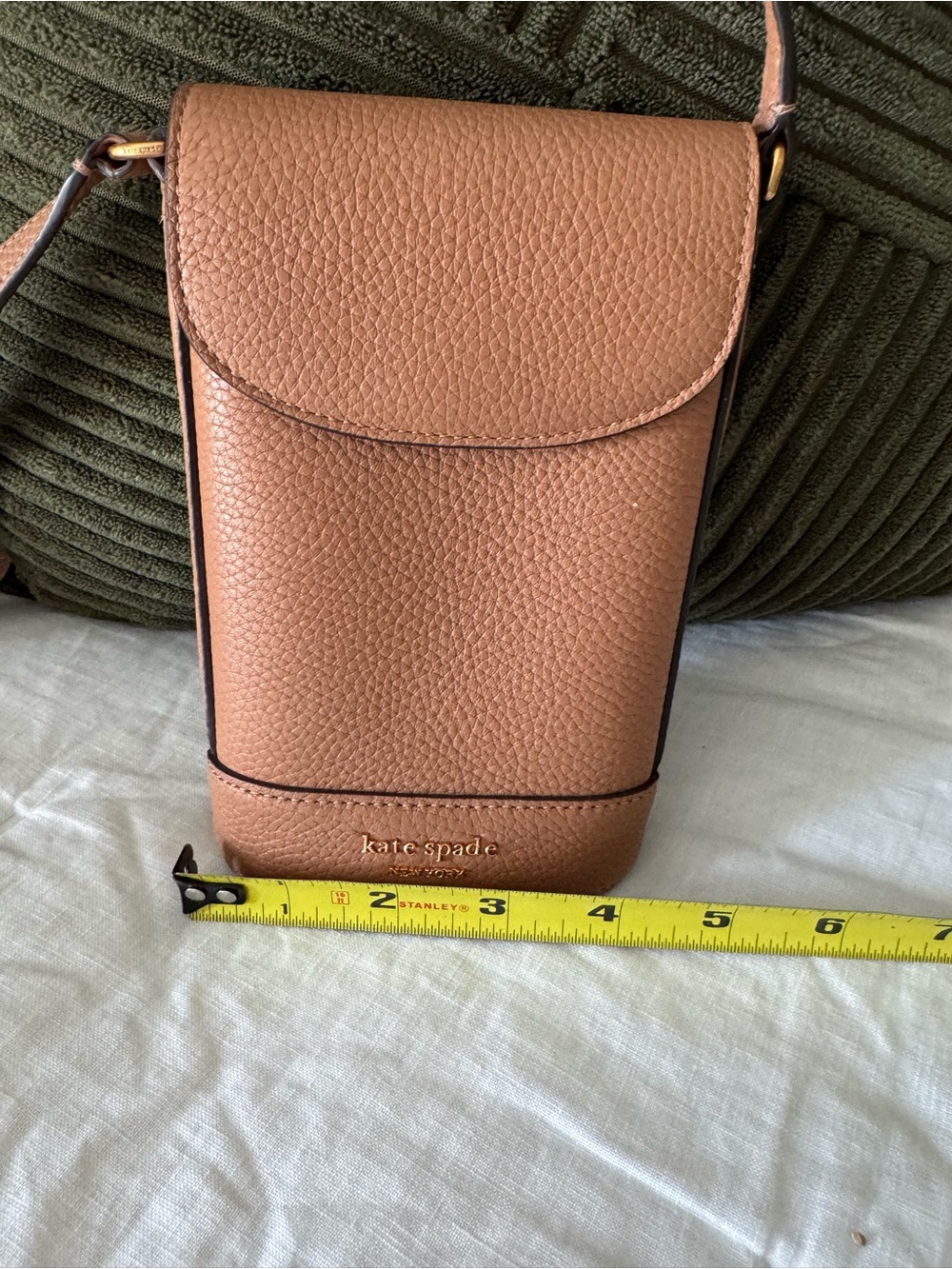 kate spade tan pebbled leather crossbody phone pouch with adjustable strap - Picture 2 of 5